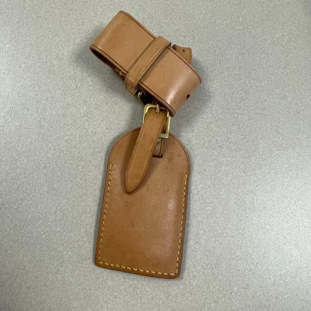 Louis Vuitton Vintage Vachetta Leather Luggage Tag w/ Buckle.- Preowned